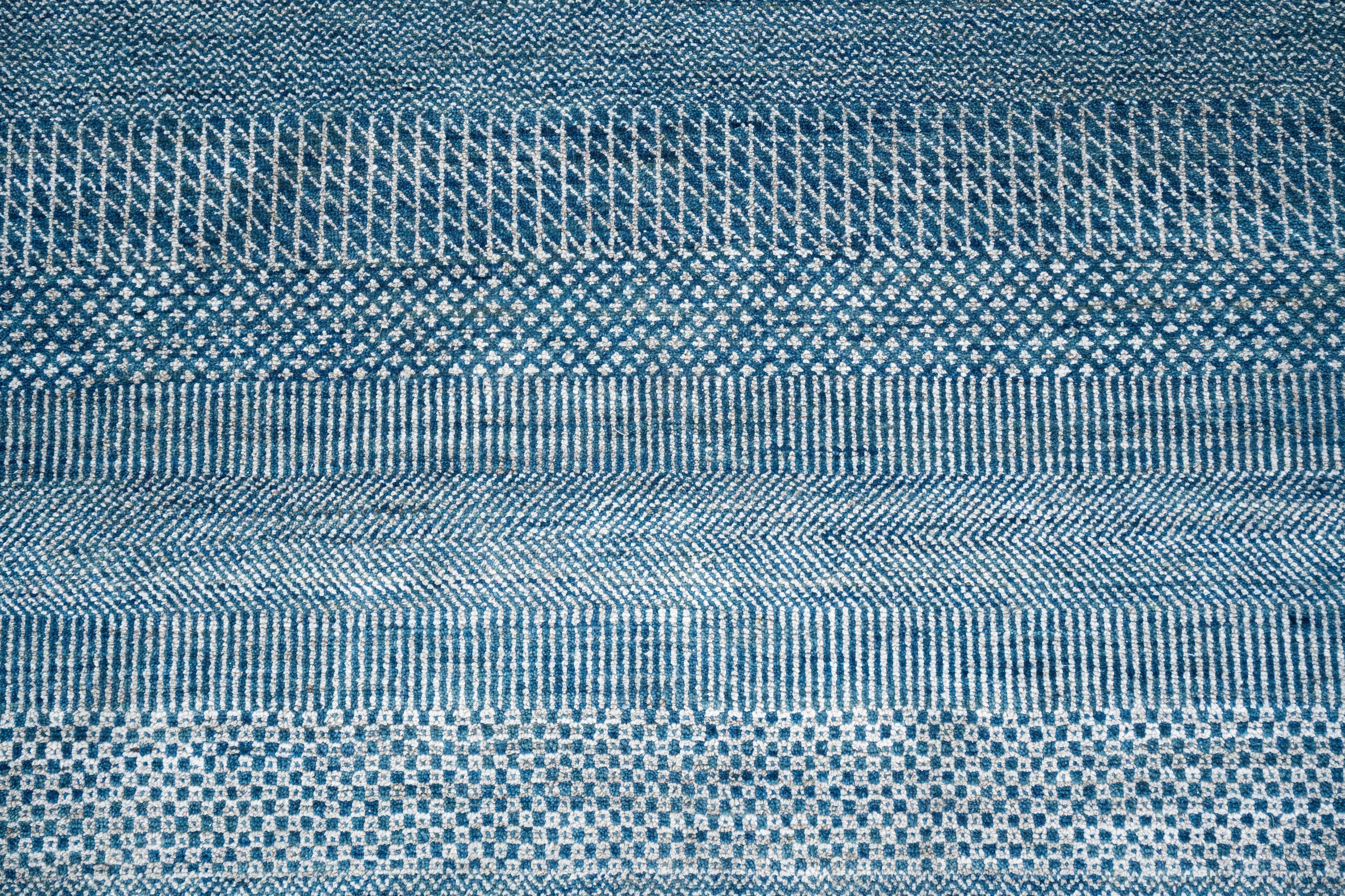 Handknotted Carpet, DIA - 1502 MCN, Blue & Silver